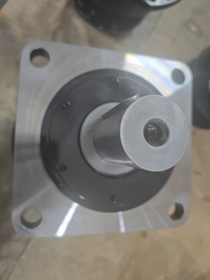 القوة العكسي 100-125r/min المحرك الهيدروليكي الحديد الصلب الوزن 30-110KG